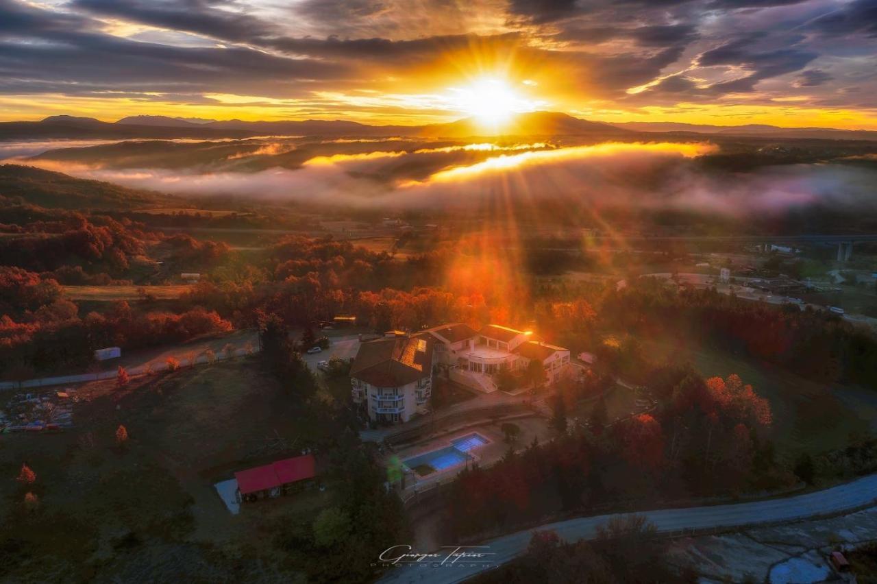 Hotel Αchillion Grevena Exteriör bild