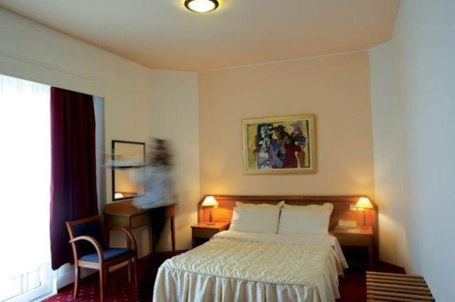 Hotel Αchillion Grevena Rum bild