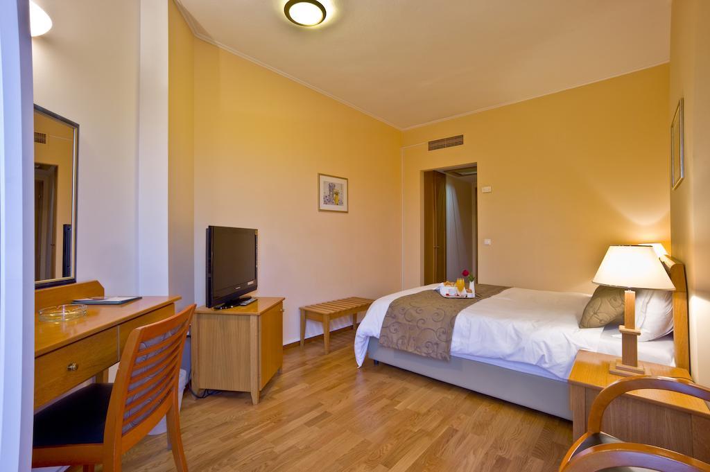 Hotel Αchillion Grevena Rum bild