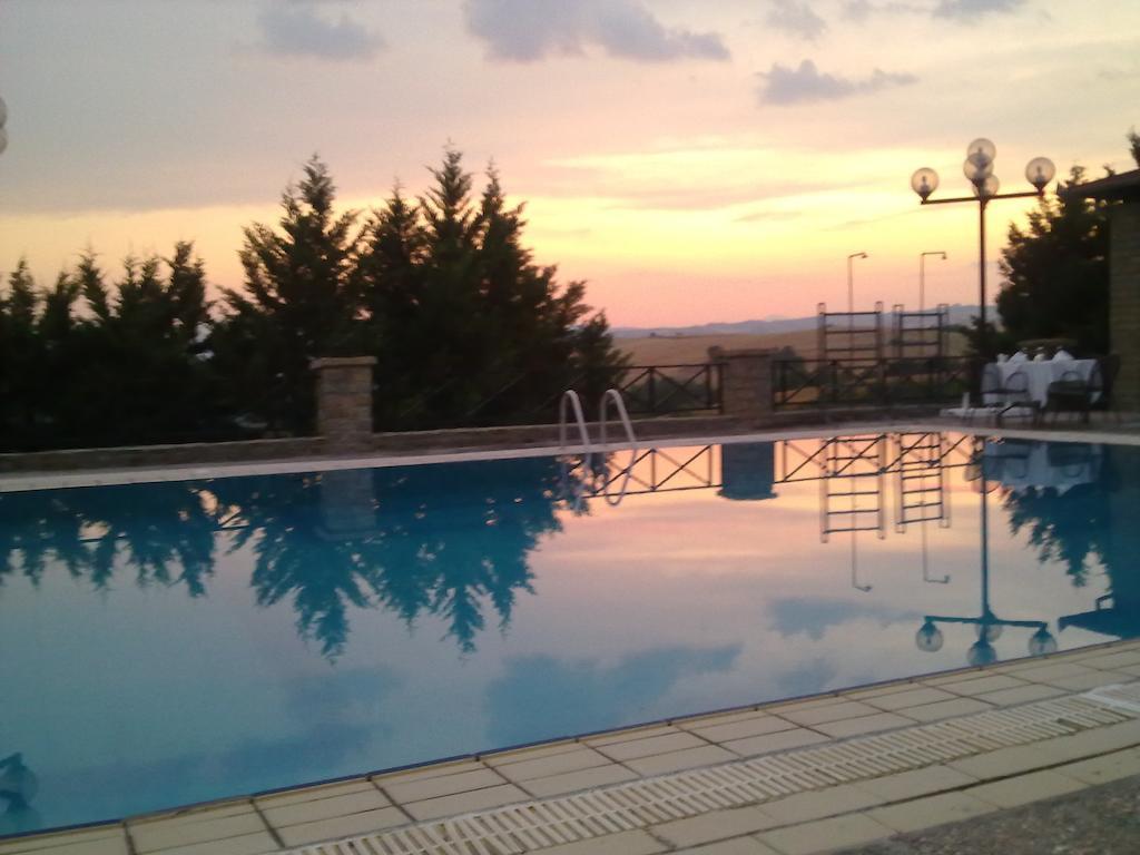 Hotel Αchillion Grevena Exteriör bild